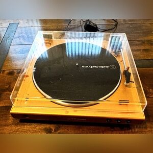 Audio-Technica UO Exclusive LP60X-BT Bluetooth Record Player GOLD used